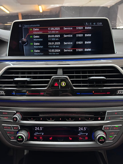 BMW 750i 15 of 21