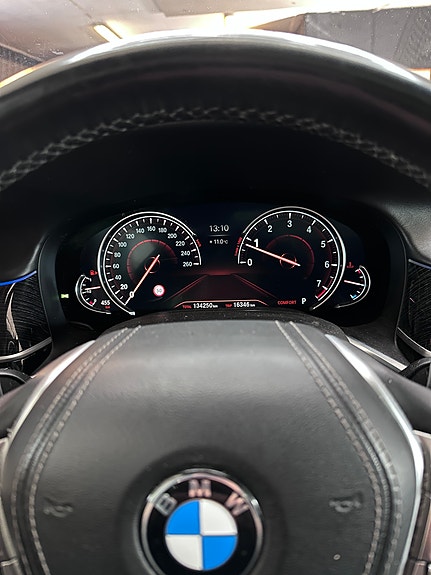 BMW 750i 11 of 21