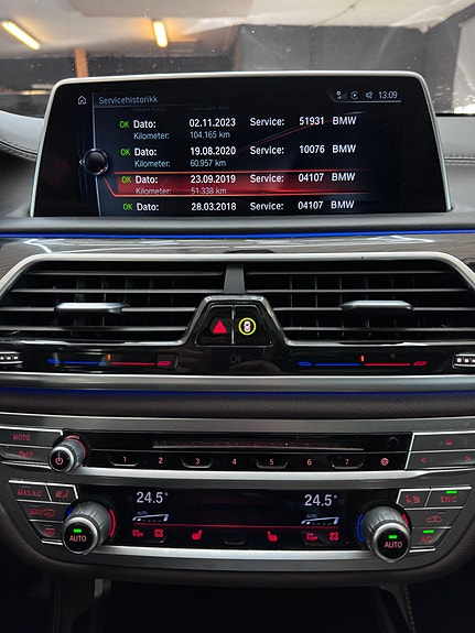 BMW 750i 16 of 21