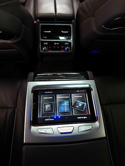 BMW 750i 20 of 21