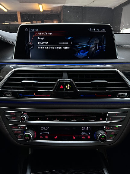 BMW 750i 18 of 21