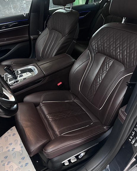 BMW 750i 12 of 21