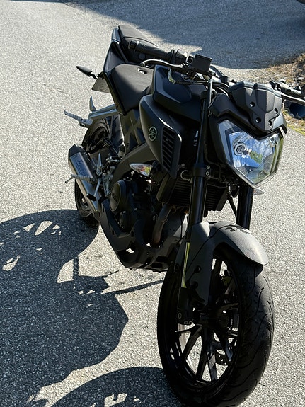 Yamaha MT-125 3 of 10