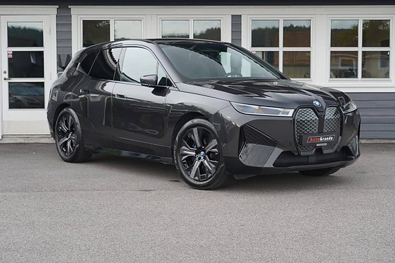 BMW iX 2 of 29