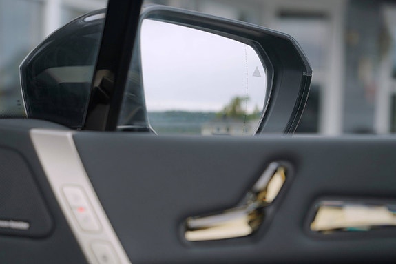 BMW iX 22 of 29