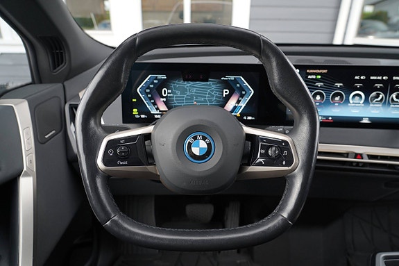 BMW iX 8 of 29
