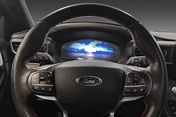 Ford Explorer 13 of 30