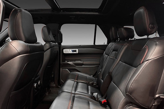 Ford Explorer 22 of 30