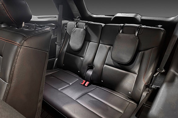 Ford Explorer 24 of 30