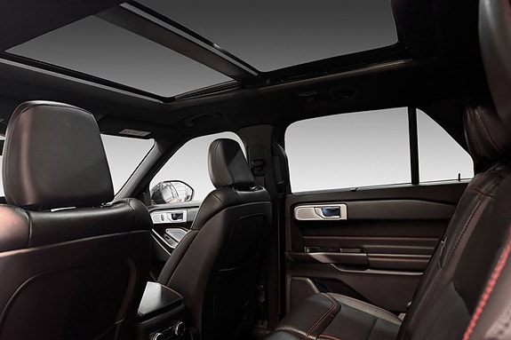 Ford Explorer 12 of 30