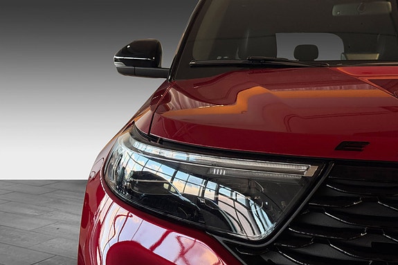 Ford Explorer 8 of 30