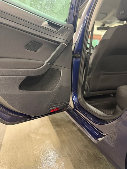 Volkswagen e-Golf VII 13 of 15