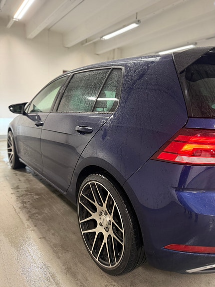 Volkswagen e-Golf VII 7 of 15