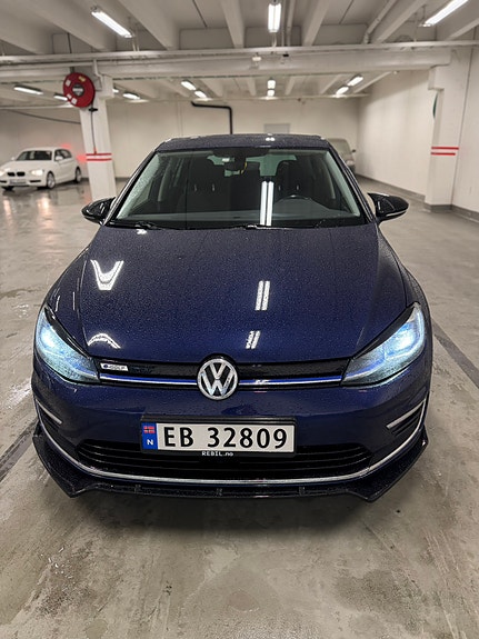 Volkswagen e-Golf VII 2 of 15
