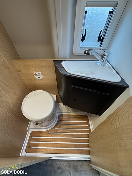 Sunlight Ibex 603D 590 | 4x4 | Green Trek | litium på 360 Ah | Solcelle | Dieselvarmer | Bi-xenon | LTE/WiFi | Hengerfetse 2800kg 21 of 30