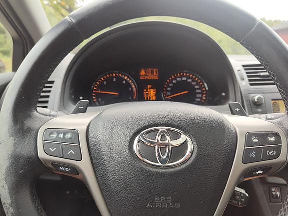 Toyota Avensis 14 of 18
