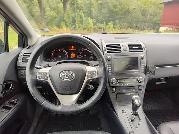 Toyota Avensis 13 of 18