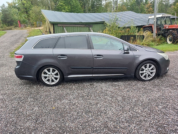Toyota Avensis 6 of 18