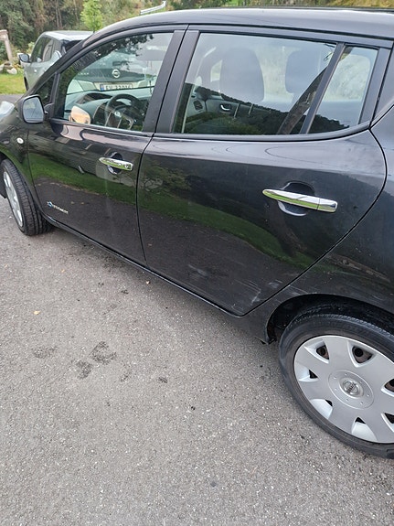 Nissan Leaf 7 of 11