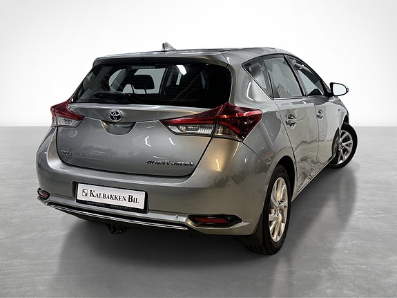Toyota Auris 5 of 30
