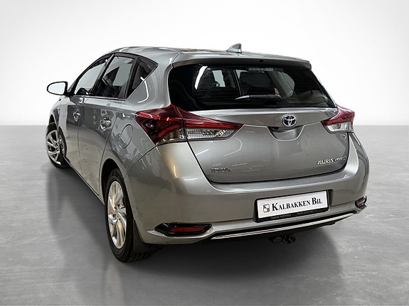 Toyota Auris 7 of 30