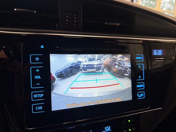 Toyota Auris 25 of 30