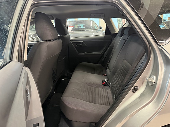 Toyota Auris 13 of 30