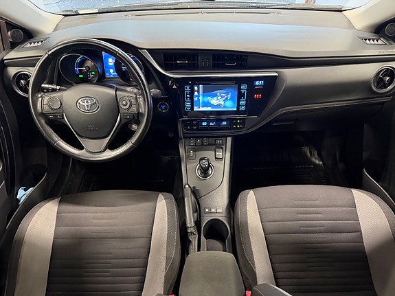 Toyota Auris 18 of 30