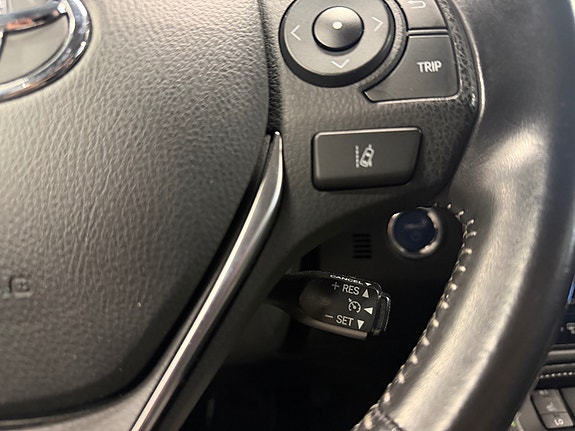 Toyota Auris 28 of 30