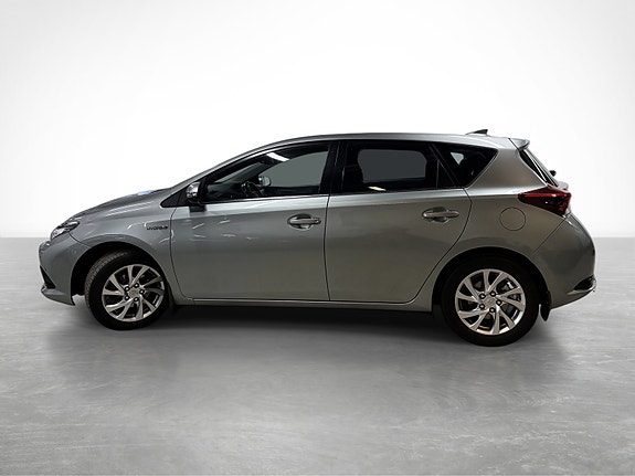 Toyota Auris 8 of 30