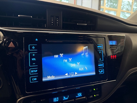 Toyota Auris 22 of 30