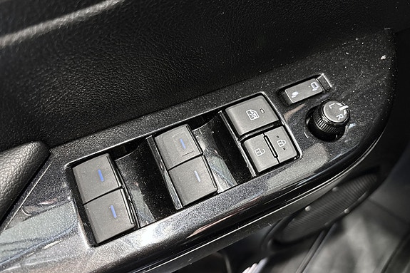 Toyota HiLux 29 of 29