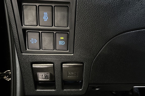 Toyota HiLux 28 of 29