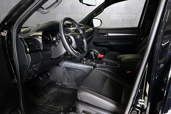 Toyota HiLux 10 of 29