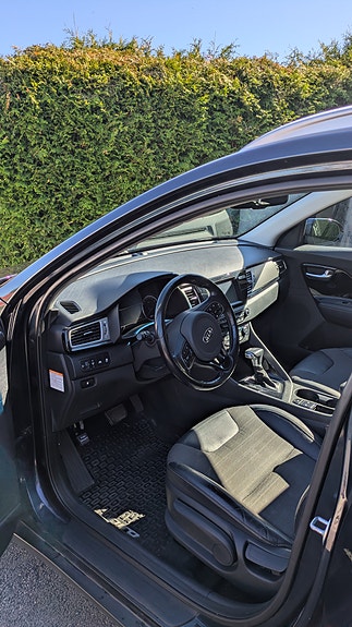 Kia Niro 2 of 4