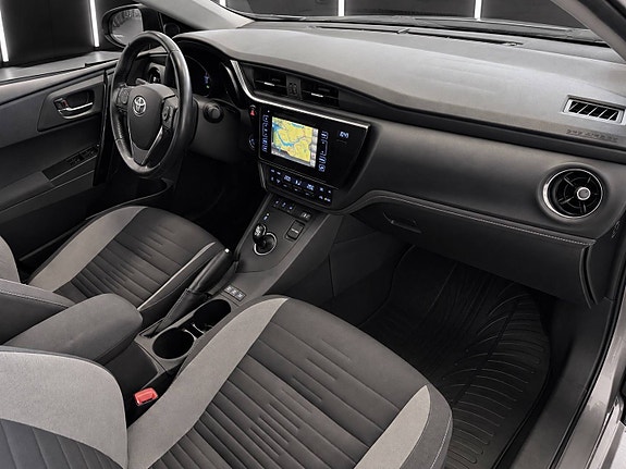 Toyota Auris 9 of 13