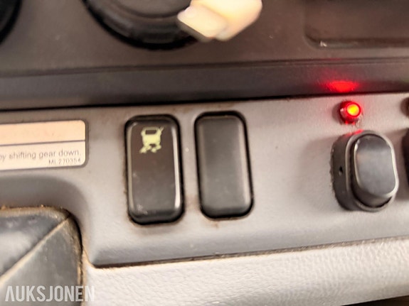 Mitsubishi Fuso Canter 26 of 30