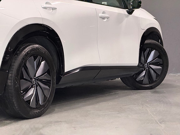 Nissan Ariya 6 of 30