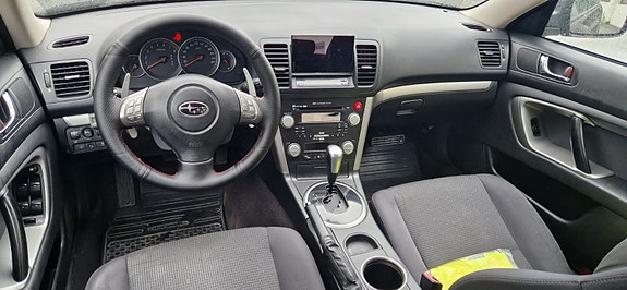 Subaru Legacy Outback 19 of 30