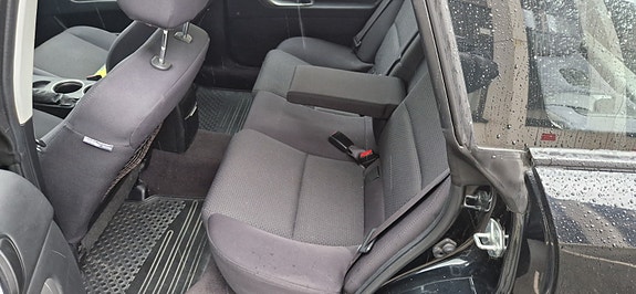 Subaru Legacy Outback 17 of 30