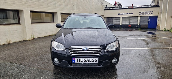 Subaru Legacy Outback 8 of 30