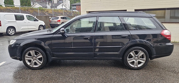 Subaru Legacy Outback 6 of 30