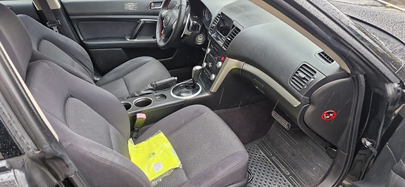 Subaru Legacy Outback 10 of 30