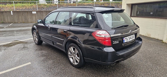 Subaru Legacy Outback 2 of 30