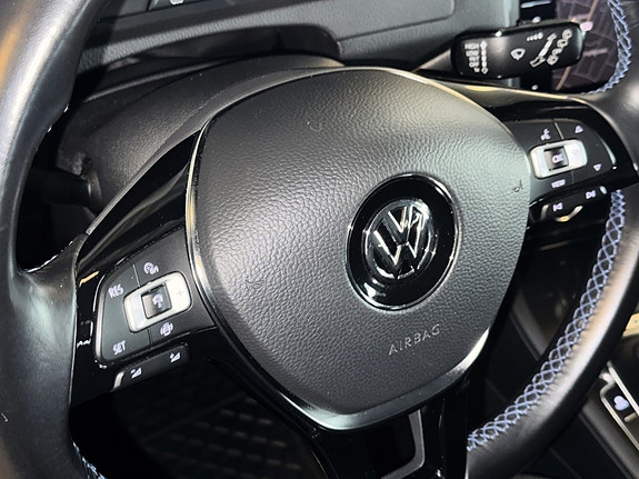 Volkswagen e-Golf VII 13 of 18