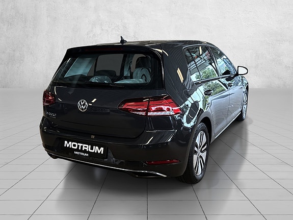 Volkswagen e-Golf VII 4 of 18