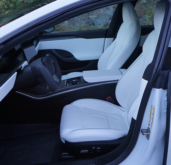 Tesla Model S 18 of 30
