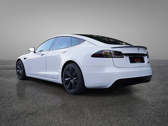 Tesla Model S 6 of 30