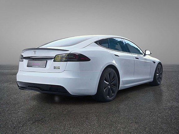 Tesla Model S 8 of 30