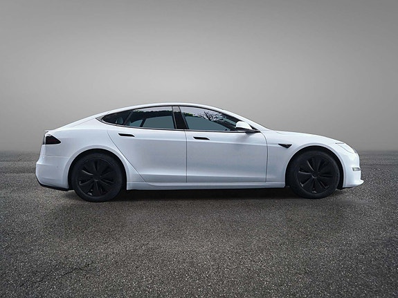 Tesla Model S 9 of 30